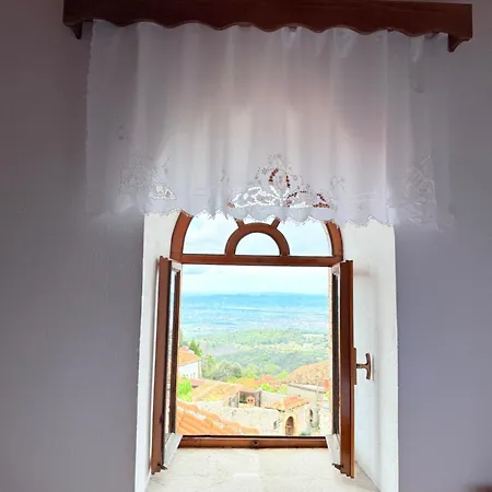 Hotel Kalaja Kruje, Inside The Castle